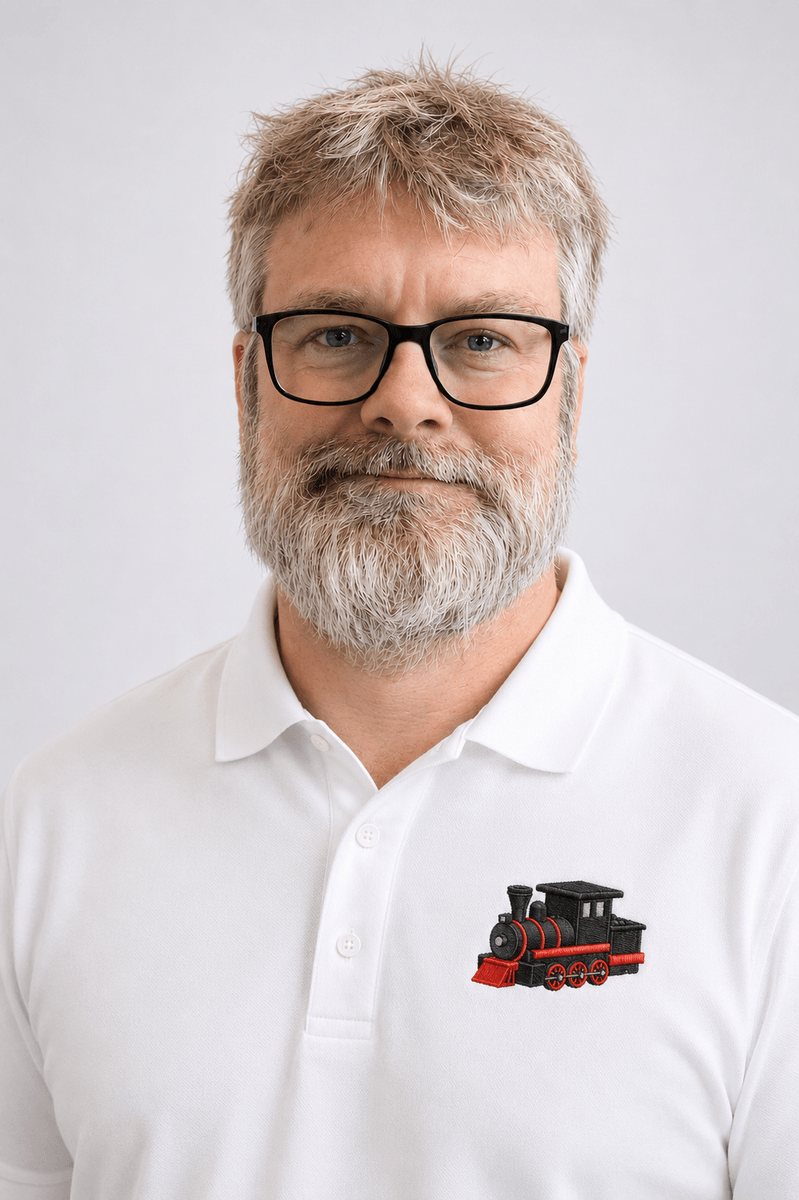 Reinier, the maker behind mount_trains, in a logo polo
