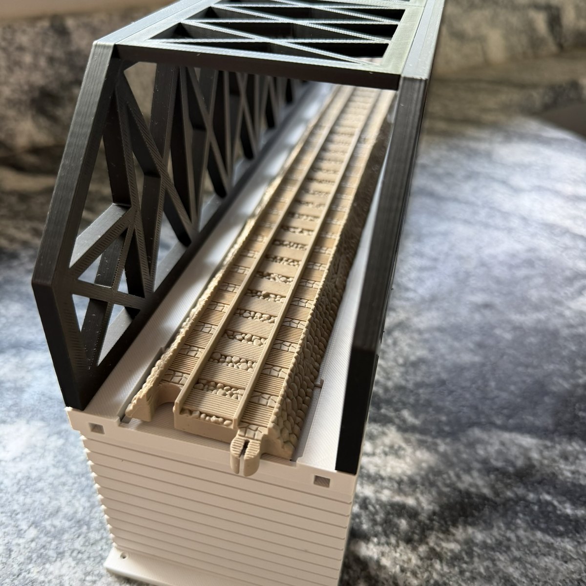 Modulare Brücke, X-Beam Eingleisig 13,5 Zoll, für Thomas the Train-Gleis — photo 1